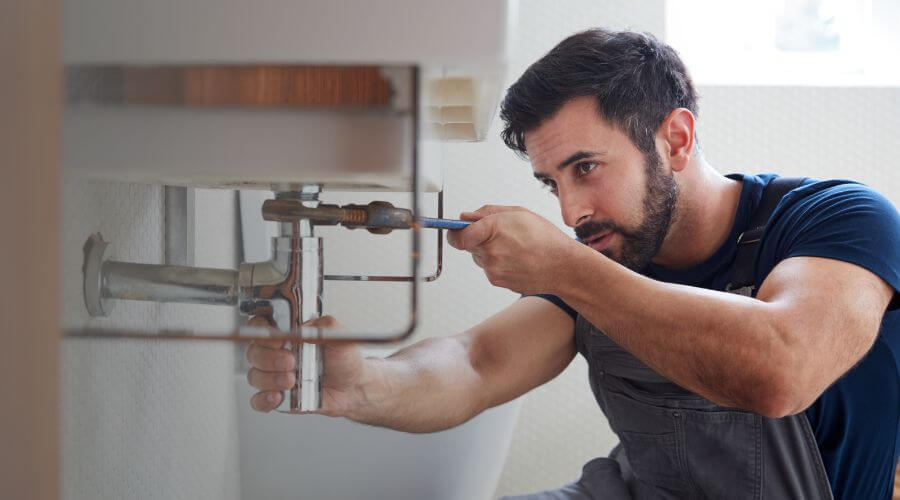 Expert burst pipe repair services in Knox City, MO
